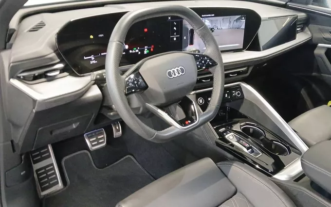 AUDI Q5 TFSI 204 ch Hybride Quattro S tronic 7 Design photo 12 2132482