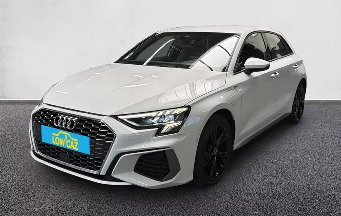 AUDI A3 Sportback 40 TFSIe 204 S tronic 6 S Line extérieur trois quart avant gauche 2129305
