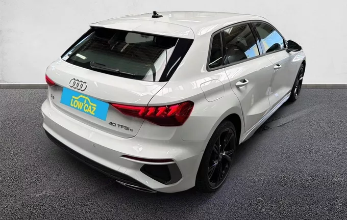 AUDI A3 Sportback 40 TFSIe 204 S tronic 6 S Line extérieur trois quart arrière droit 2129305