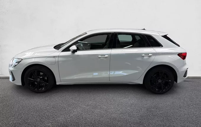 AUDI A3 Sportback 40 TFSIe 204 S tronic 6 S Line extérieur côté gauche 2129305