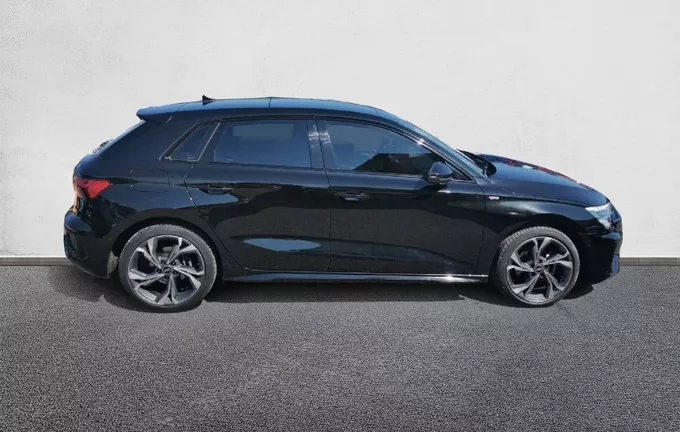 AUDI A3 Sportback 35 TFSI Mild Hybrid 150 S tronic 7 S Line extérieur côté droit 460615