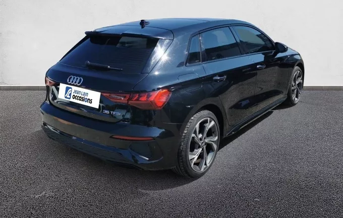 AUDI A3 Sportback 35 TFSI Mild Hybrid 150 S tronic 7 S Line extérieur trois quart arrière droit 460615