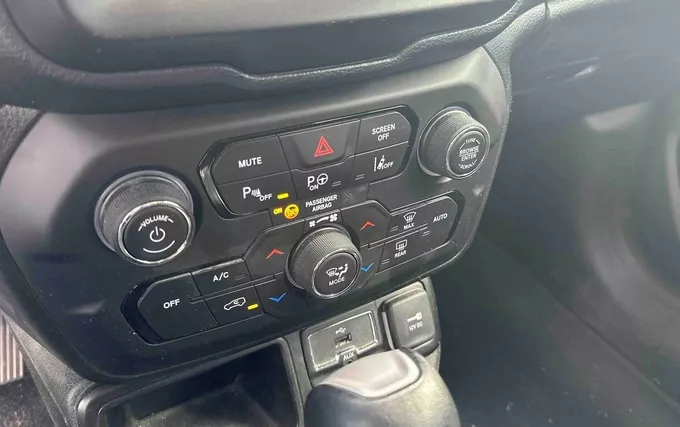 JEEP RENEGADE 1.3 GSE T4 150 ch BVR6 Limited photo 15 2133074