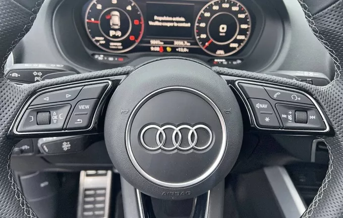 AUDI Q2 30 TDI 116 S tronic 7 S line photo 12 2125265