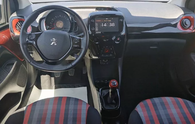 PEUGEOT 108 VTi 72ch S&S BVM5 Collection extérieur côté gauche 946134