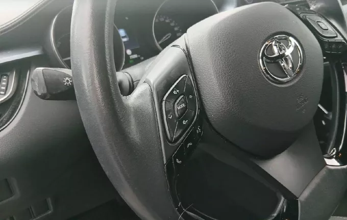 TOYOTA C-HR Hybride 1.8L Edition photo 12 1103023