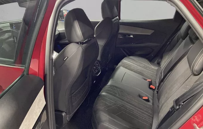 PEUGEOT 3008 Hybrid 225 e-EAT8 GT Pack photo 17 2128023