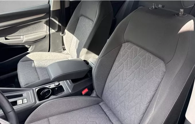 VOLKSWAGEN GOLF 1.5 eHybrid 204 DSG6 VW Edition extérieur trois quart arrière droit 2126692