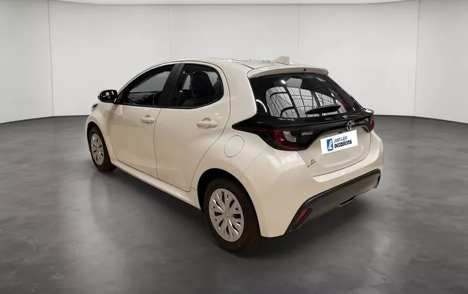 TOYOTA YARIS 70 VVT-i Dynamic Business extérieur trois quart arrière gauche 1103933