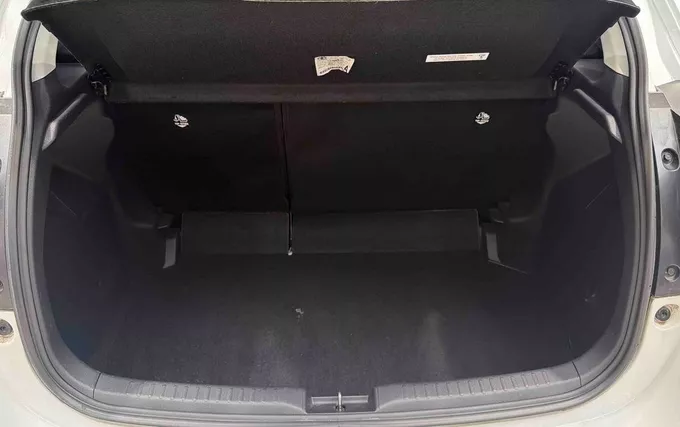 TOYOTA YARIS 70 VVT-i Dynamic Business photo 10 1103933