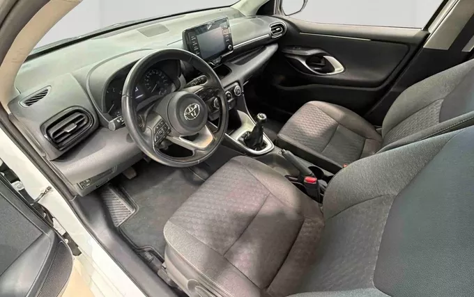 TOYOTA YARIS 70 VVT-i Dynamic Business photo 11 1103933