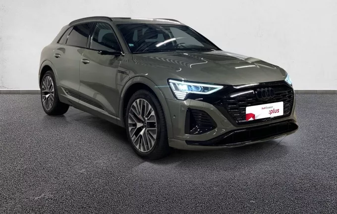 AUDI Q8 E-TRON 55 408 ch 114 kWh Quattro S line extérieur trois quart avant droit 2123942