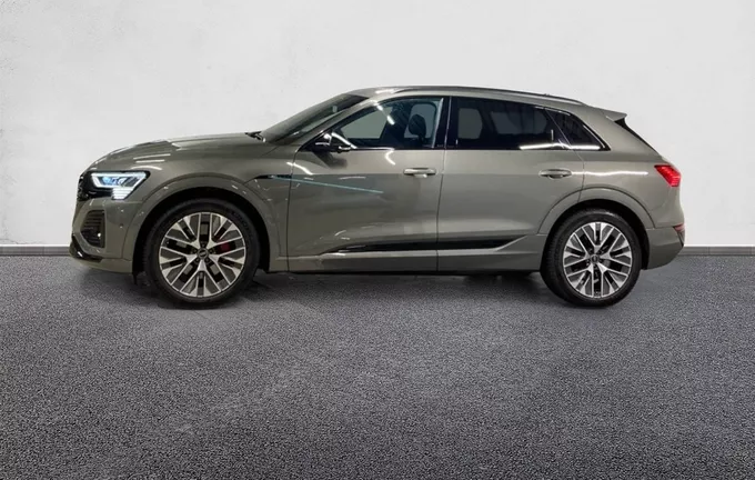 AUDI Q8 E-TRON 55 408 ch 114 kWh Quattro S line extérieur côté gauche 2123942