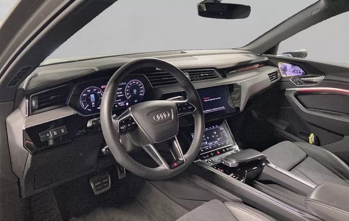 AUDI Q8 E-TRON 55 408 ch 114 kWh Quattro S line photo 11 2123942