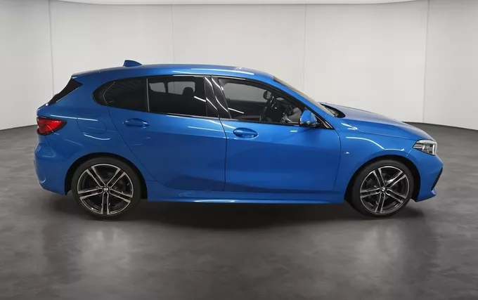 BMW SERIE 1 118d 150 ch BVA8 M Sport extérieur côté droit 2132858