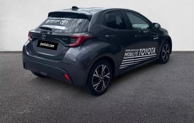 TOYOTA YARIS Hybride 116h Design extérieur trois quart arrière droit 78513