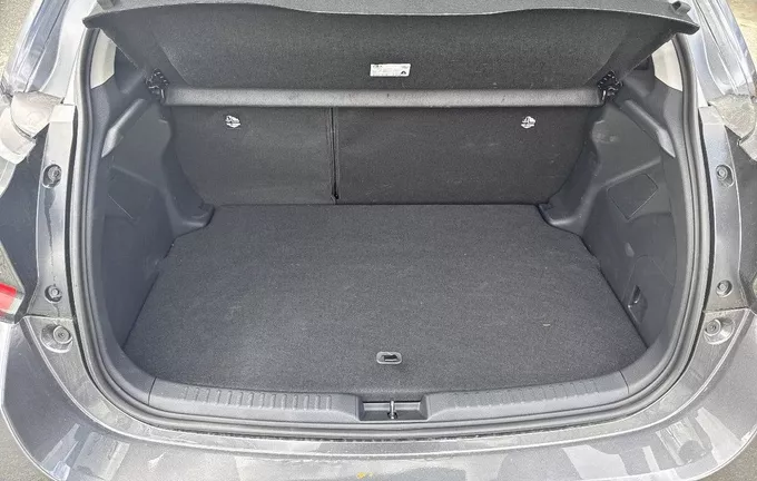 TOYOTA YARIS Hybride 116h Design photo 10 78513
