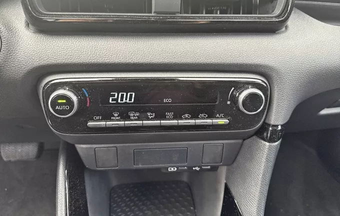 TOYOTA YARIS Hybride 116h Design photo 14 78513