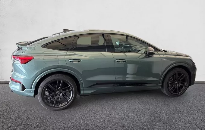 AUDI Q4 E-TRON Q4 Sportback e-tron Performance extérieur côté droit 9581