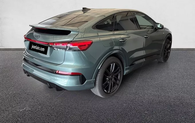 AUDI Q4 E-TRON Q4 Sportback e-tron Performance extérieur trois quart arrière droit 9581
