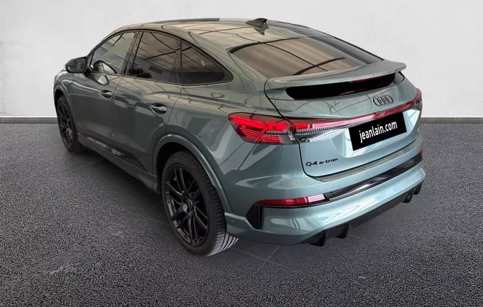 AUDI Q4 E-TRON Q4 Sportback e-tron Performance extérieur trois quart arrière gauche 9581