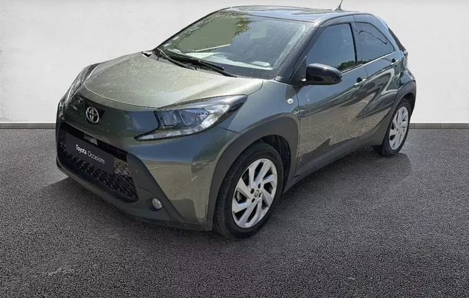 TOYOTA AYGO X 1.0 VVT-i 72 S-CVT Design extérieur trois quart avant gauche 1103422